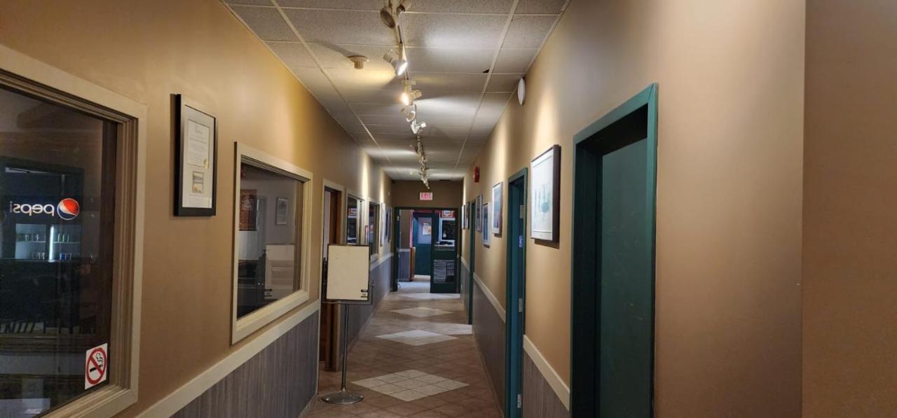 Viking Inn Gimli エクステリア 写真